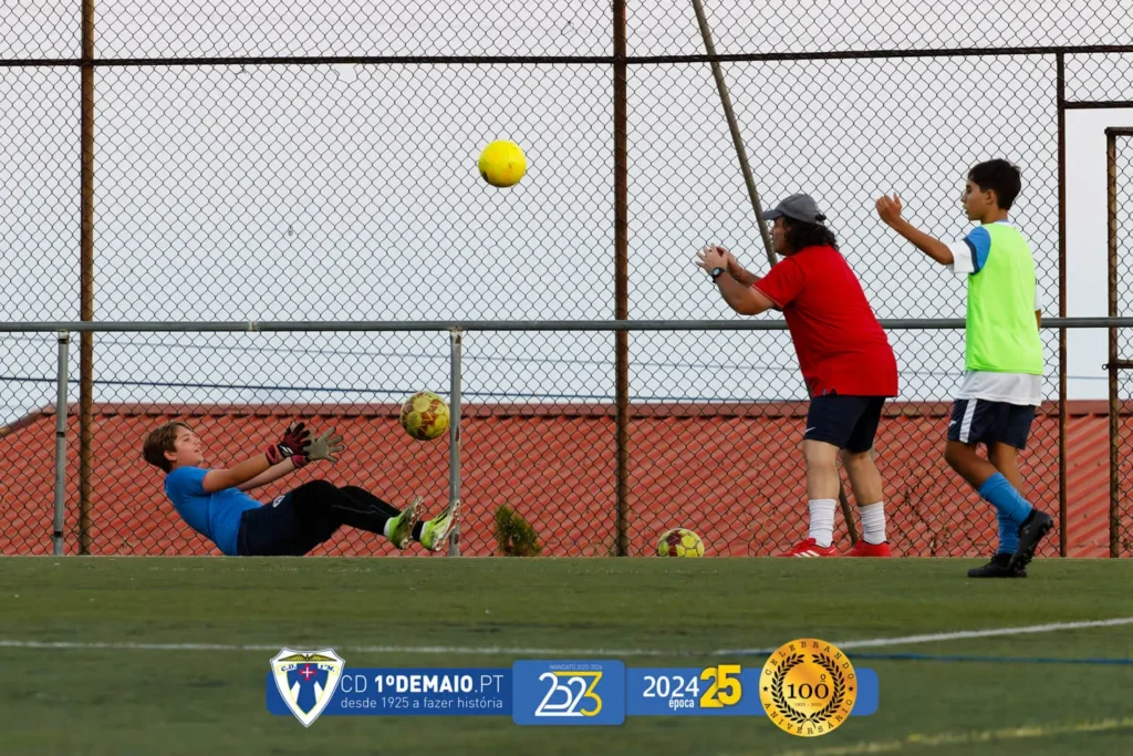 António Pinto treinador de Guarda redes do Clube Desportivo Primeiro de Maio