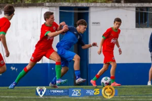 Jogo de Futebol em Juvenis SUB-17 da Divisão de Honra entre o CD 1º de Maio e o CS Marítimo B