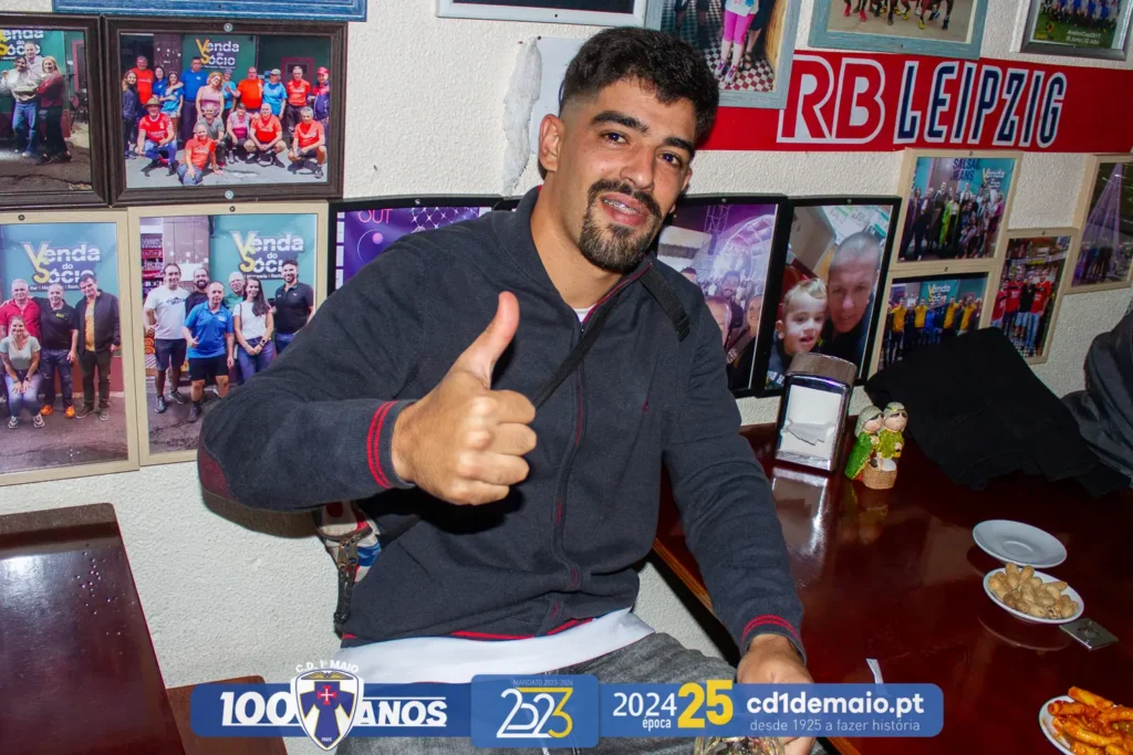 Tiago Santos Jogador dos Seniores Masculinos do CD 1º de Maio 2024/2025