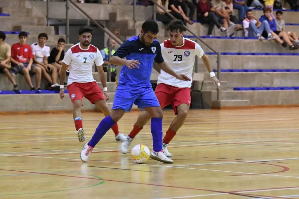 Táticas de Futsal no CD 1º de Maio: Confiança e Aprendizagem após Derrota na 4ª Jornada