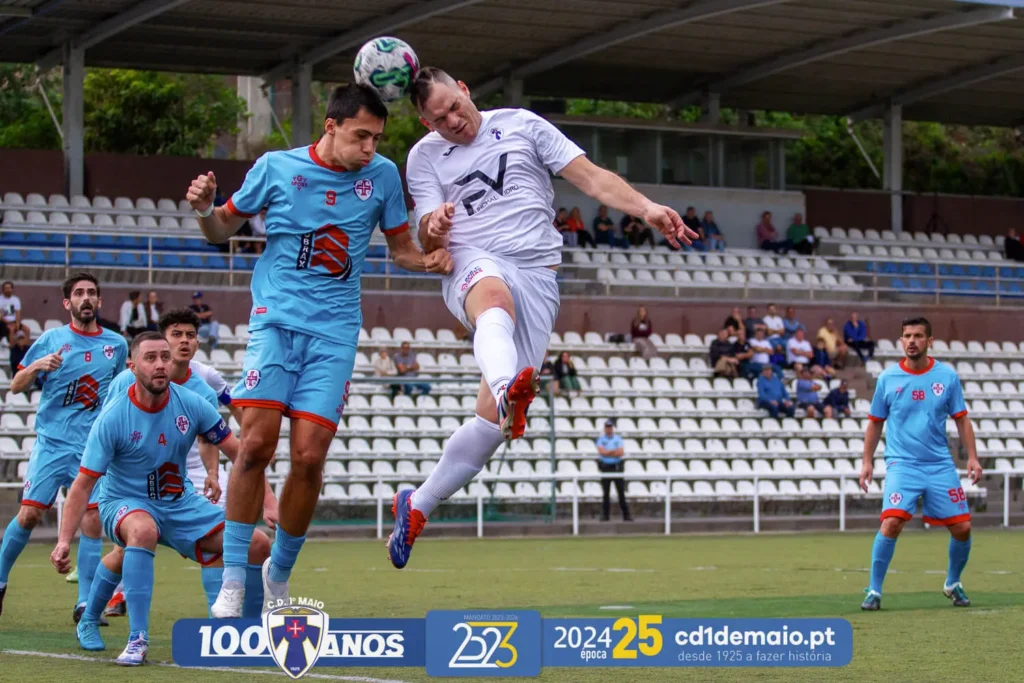 Jogo de Futebol no campo do Canicense com a Vitória do CD 1º de Maio