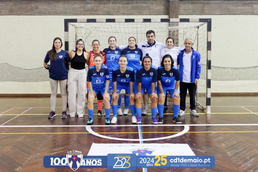 Equipa de Futsal Seniores Femininos do CD 1º de Maio