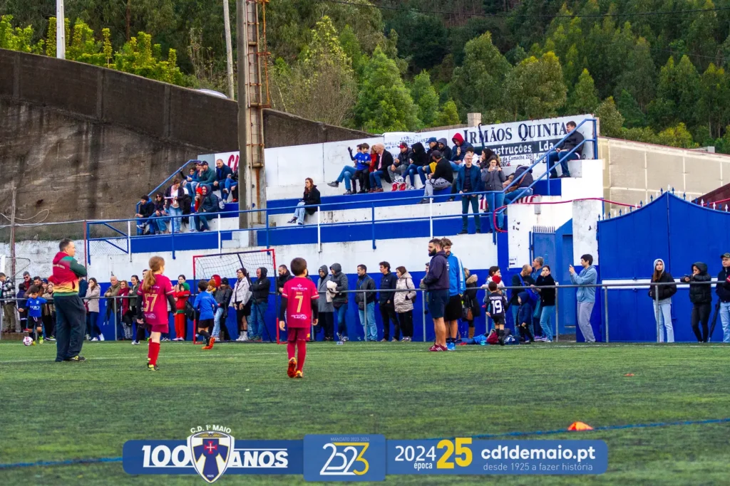 A quinta concentração da "Trapalhança" de futebol no 1º de Maio