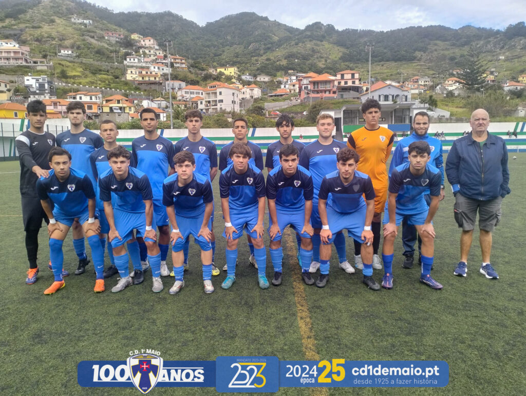Equipa de Juniores do 1ºd e Maio que Ganhou a equipa da AD Machico "B" e lidera a Serie "A" da taça da Madeira 2024/2025