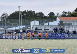Inicio do Jogo de Juniores frente a AD Camacha na Vitória dos Juniores Inicio do Jogo de Juniores frente a AD Camacha na Vitória dos Juniores