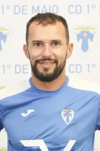 Hugo Gouveia renova com o CD 1º de Maio