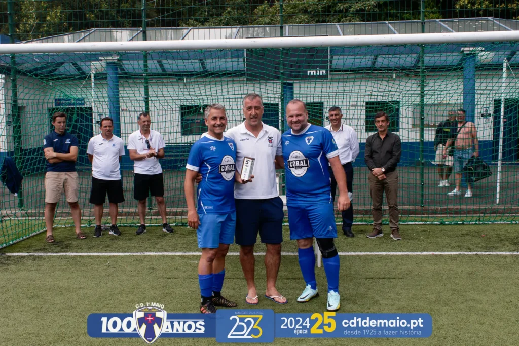 veteranos +45 entrega de trofeu de 5º lugar