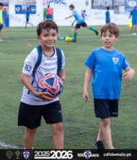 É nas escolinhas, com petizes e traquinas, que tudo começa.