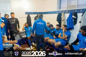 Presidente Duarte Luciano recebendo a nova equipa Sénior