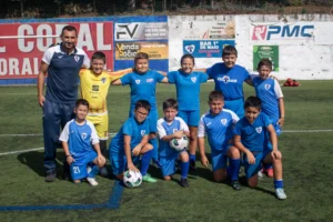 Equipa de Benjamins SUB-10 liderada por Sandro Câmara - Futebol de Formação