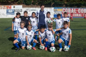 Benjamins SUB11 do CD 1ºd e Maio liderada pelos treinadores Luís França "Abelhinha" e Guilherme Aguiar - Futebol de Formação