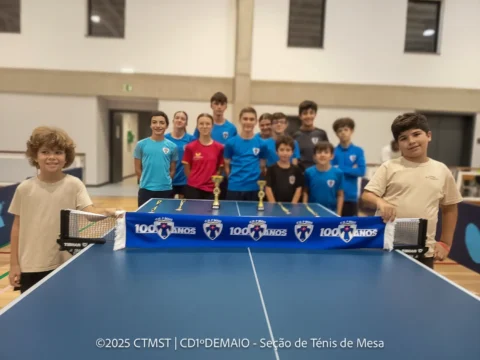 Ténis de Mesa CD 1º de Maio Concentração Variosport