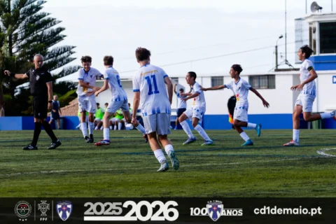 Iniciados do CD 1º de Maio em ambos os campeonatos de divisão de honra e da 1ª divisão