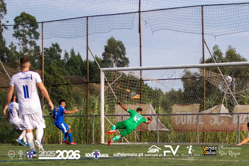 Golo de Tiago Santos