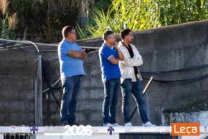 João Diogo junto ao Presidente Duarte Luciano observando o Jogo