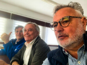 Mentor engenheiro Carlos Gomes de Aguiar (ao centro), Carlos Soares (à direita) e Bruno Azevedo (à esquerda)