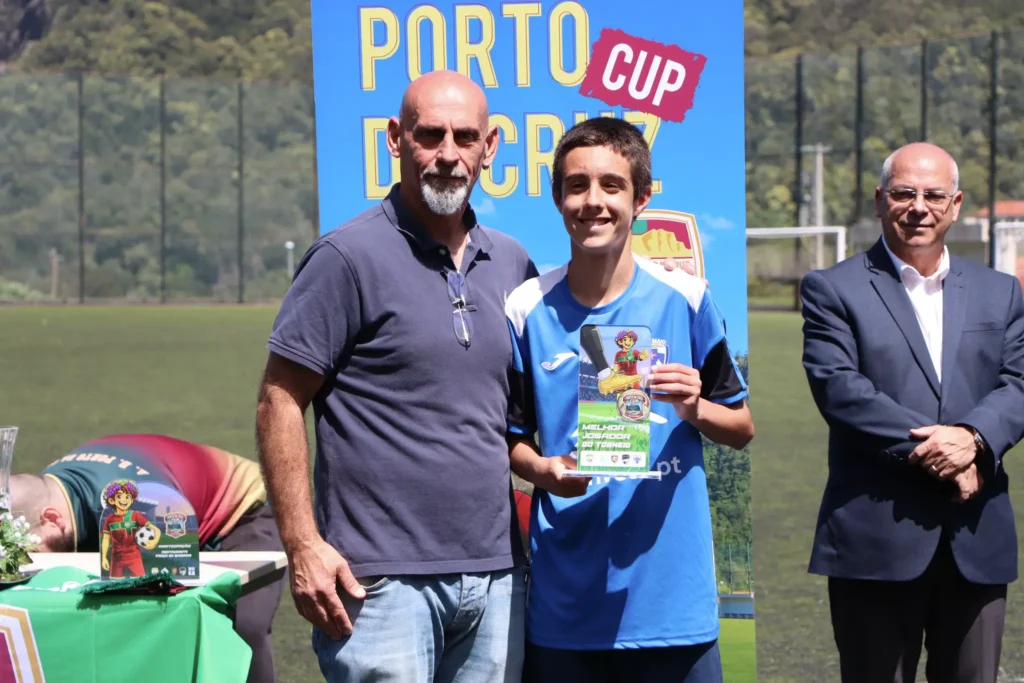 Nuno Afonso "Pizzi" a recebeu o troféu de melhor Jogador do torneio