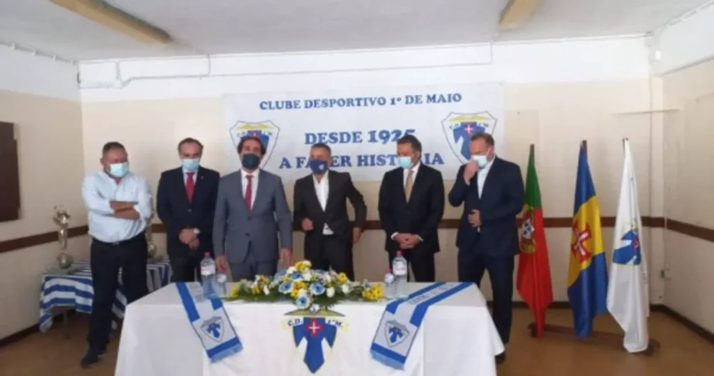 Cedência da Escola do Palheiro ferreiro para o CD 1º de Maio - 2