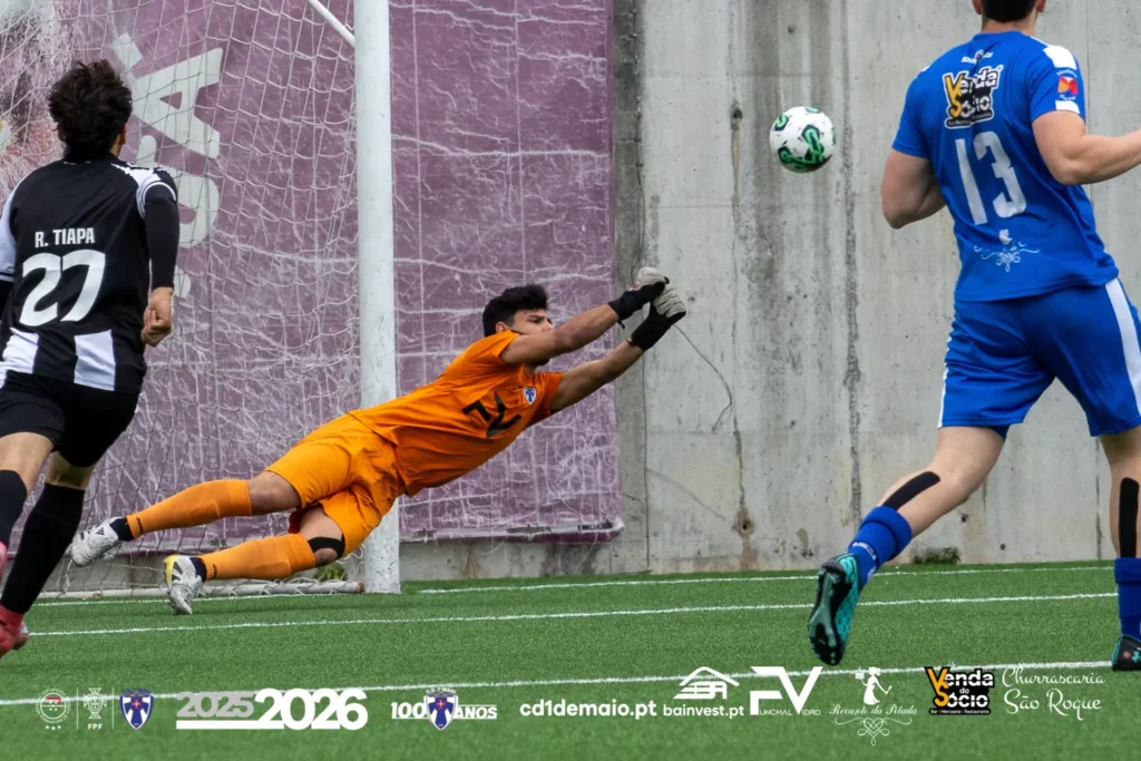 Luís Guerreiro estreou-se na equipa principal do CD 1º de Maio
