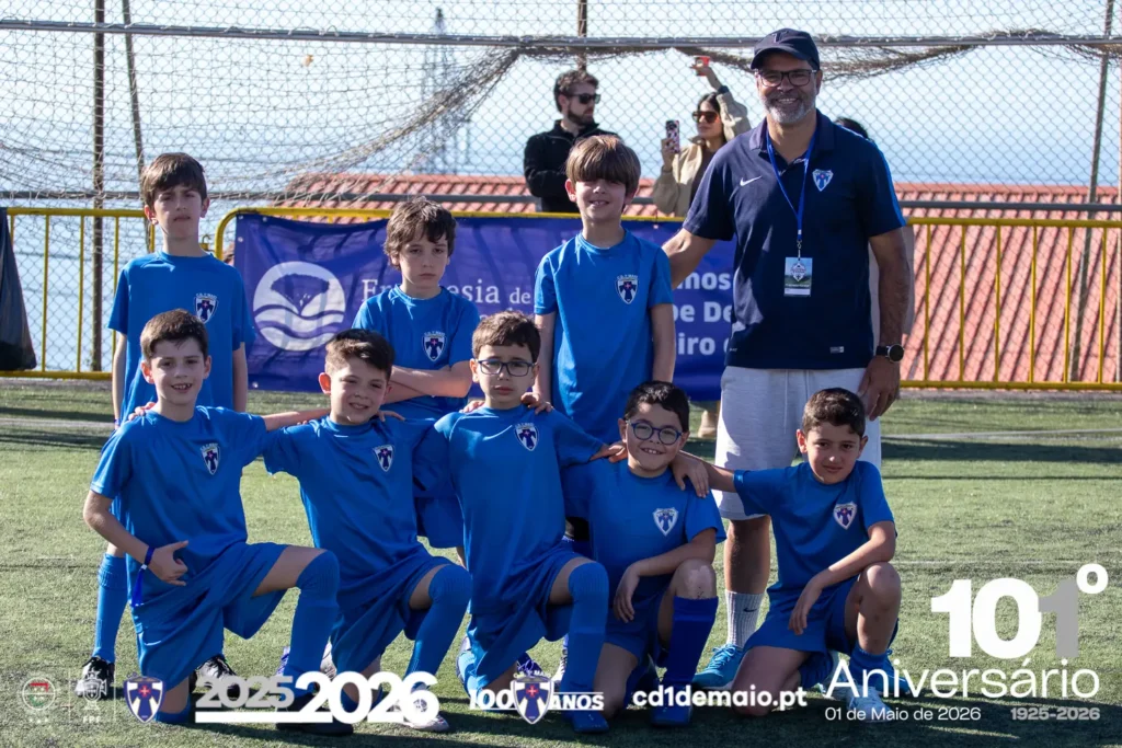 Escola de Futebol do 1º de Maio