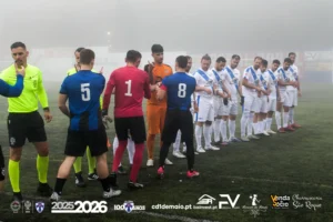 Os nossos atletas entregaram uma medalha do dia da mãe a cada atleta do CF Andorinha