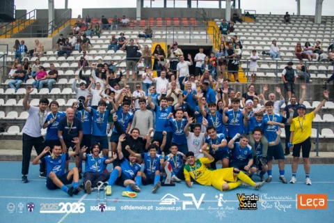CD 1.&ordm; de Maio celebra a conquista da Ta&ccedil;a da Madeira Bronze pelos Juniores ap&oacute;s vit&oacute;ria por 5-0 na final
