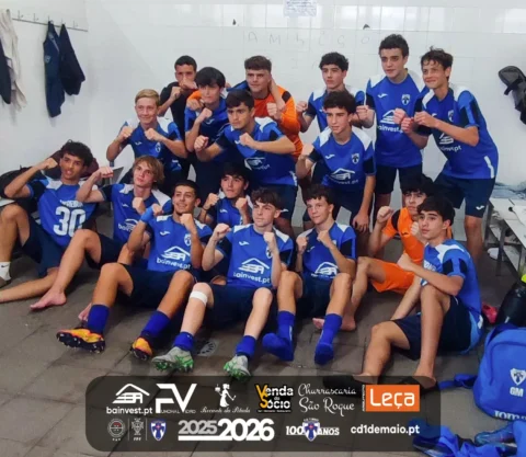 Futebol de Formação do CD 1&ordm; de Maio Juvenis SUB-17 no Pódio