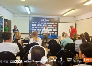Última reunião antes da partida da equipa para Caldas da Rainha