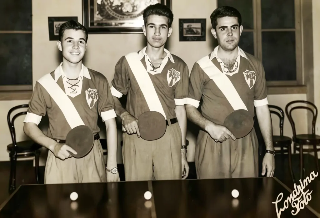 Equipa de Ténis de mesa Ping Pong campeã em 1951